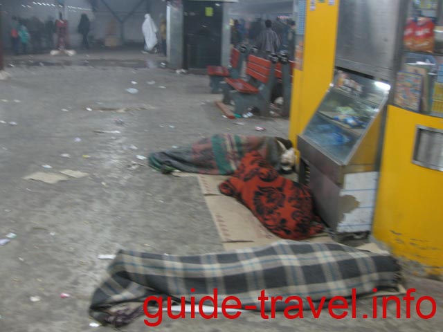 Индия фото - Перрон индийского вокзала