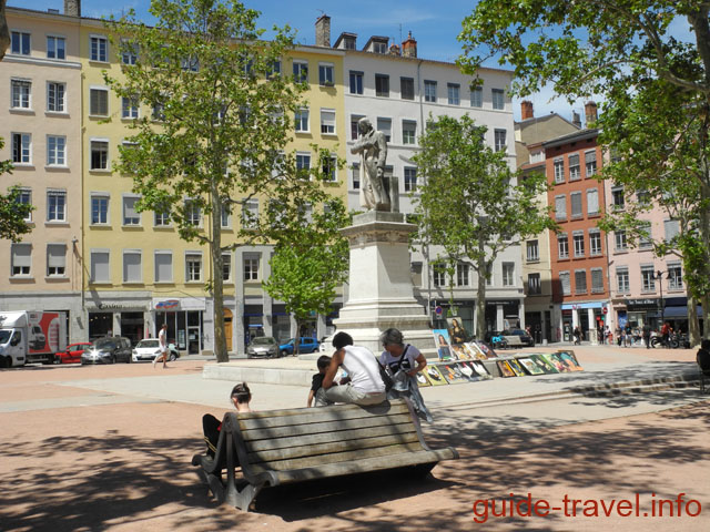 Холм Круа-Русс