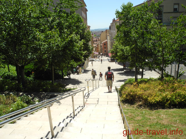 Холм Круа-Русс