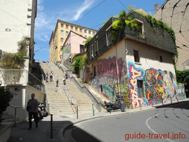 Холм Круа-Русс