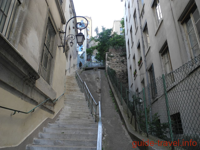 Холм Круа-Русс