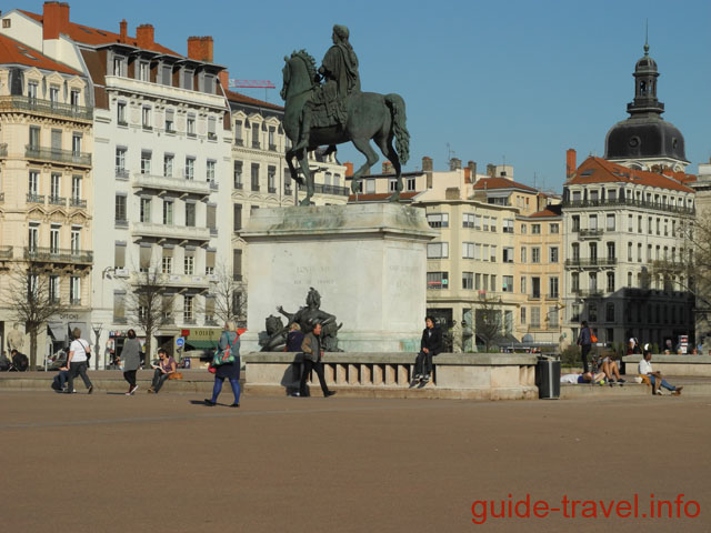 Площадь Белькур