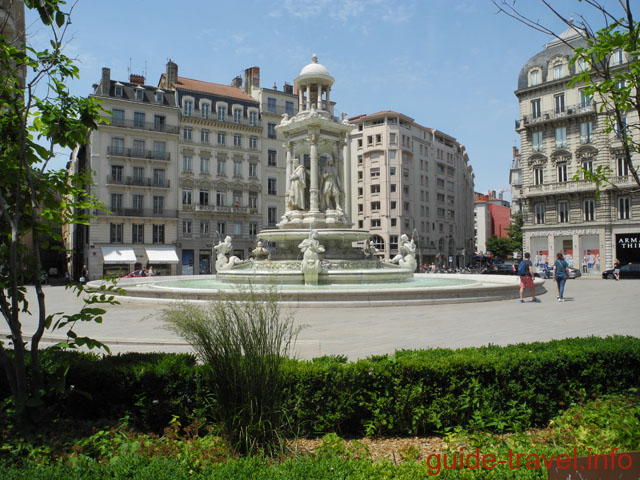 Площадь Якобинцев