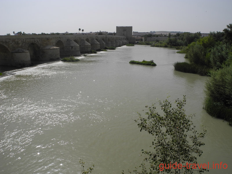 Набережная Кордовы - римский мост