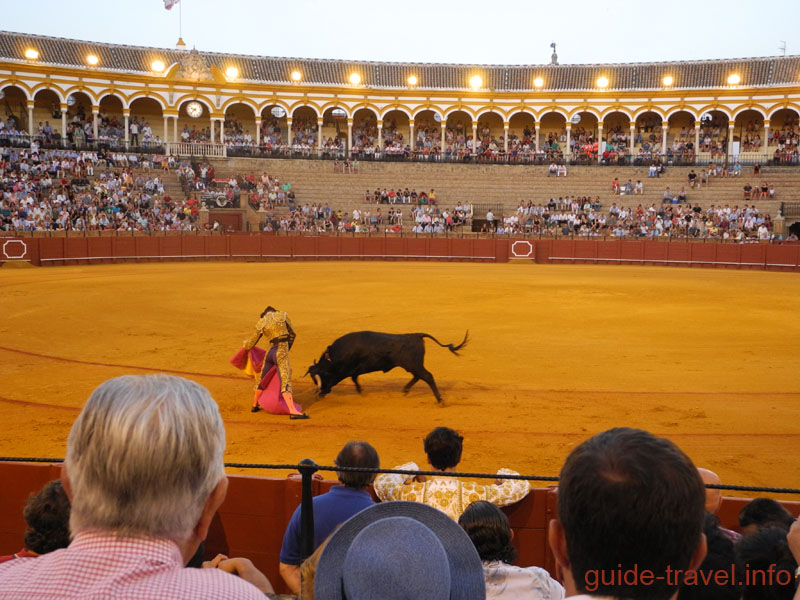 Севильская арена для боя быков