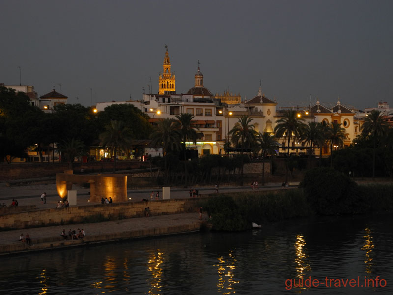 Набережная в Севилье