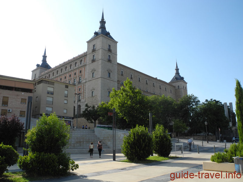 Алькасар в Толедо